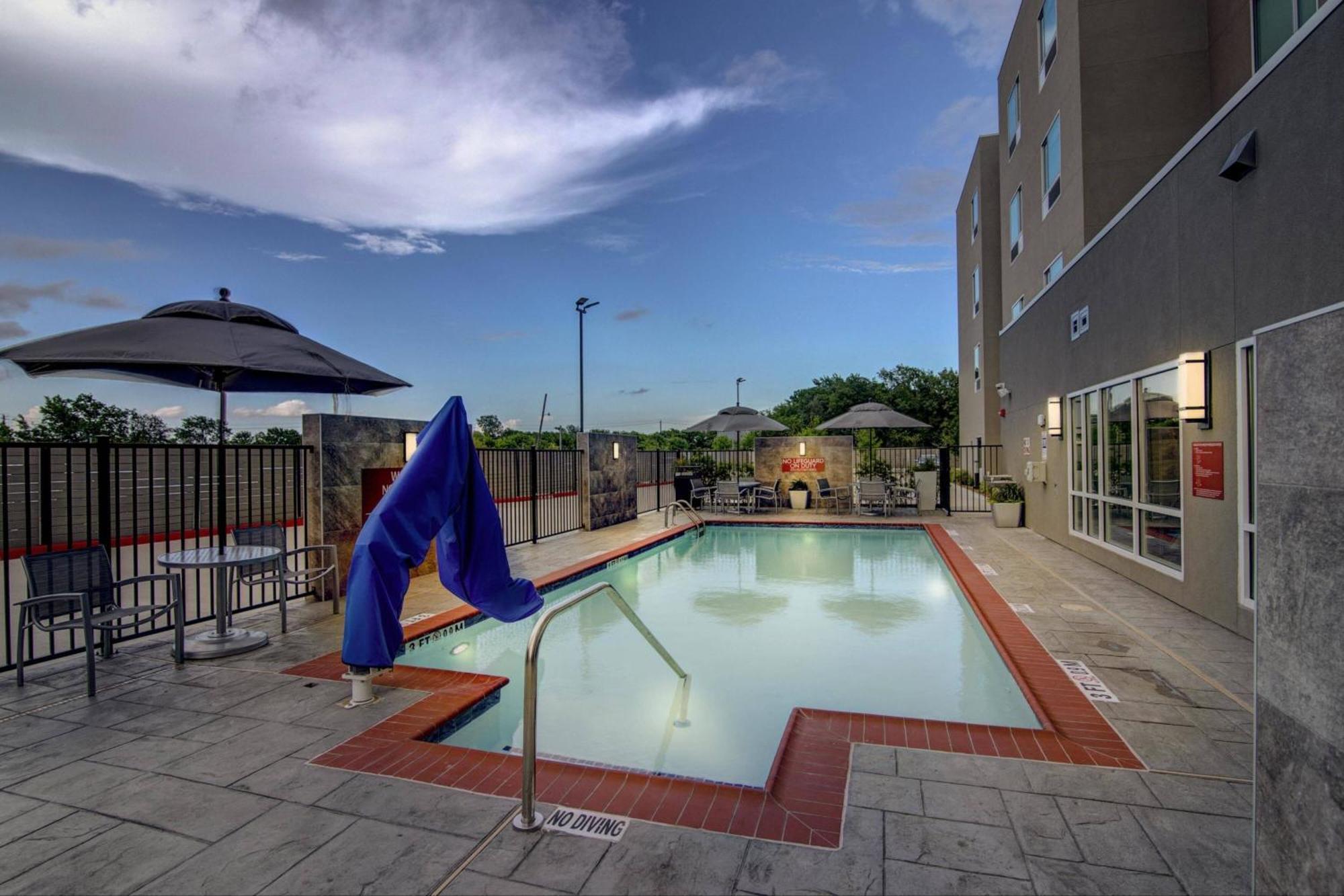 Towneplace Suites By Marriott Houston Hobby Airport Exteriör bild