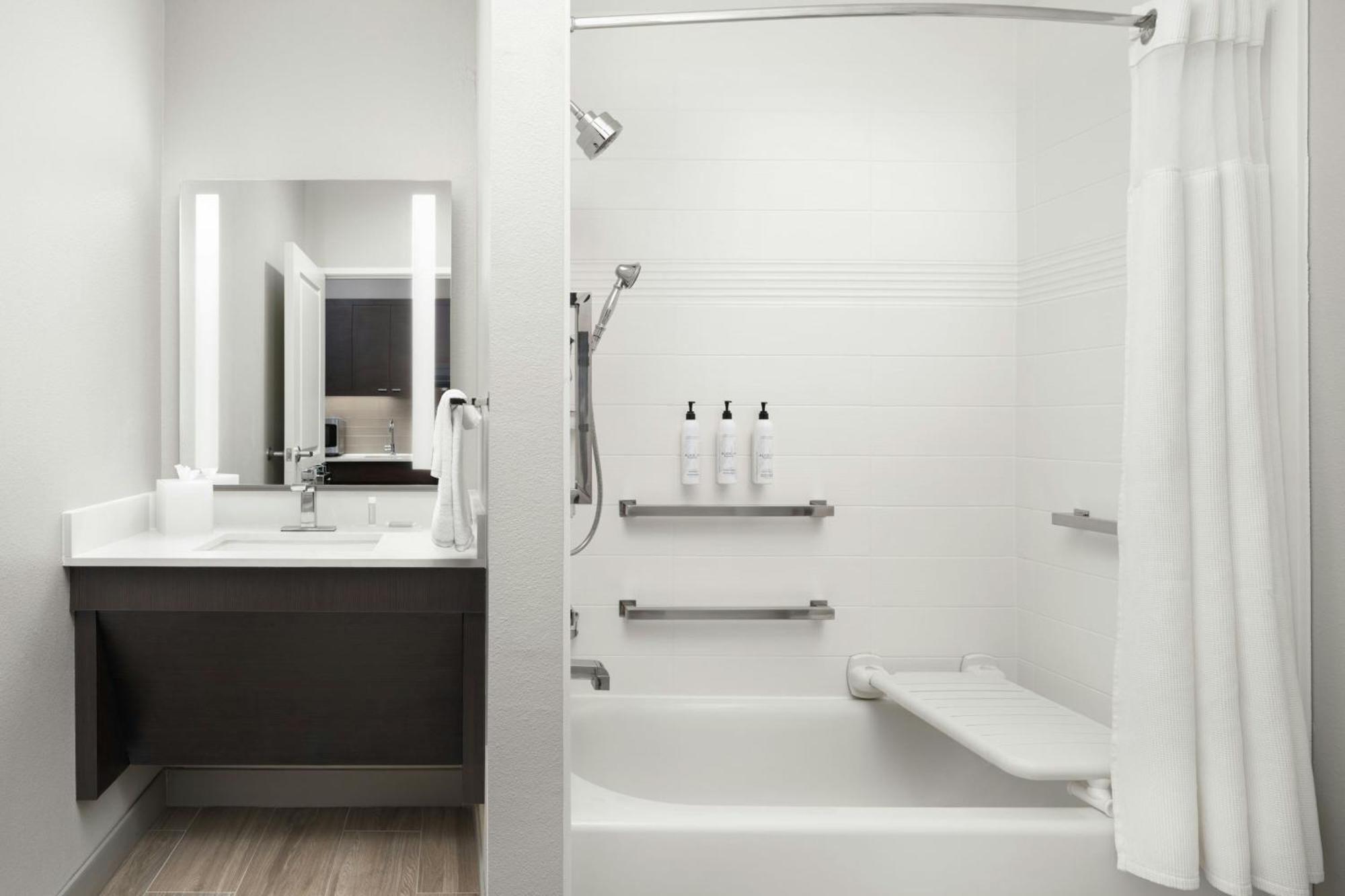 Towneplace Suites By Marriott Houston Hobby Airport Exteriör bild