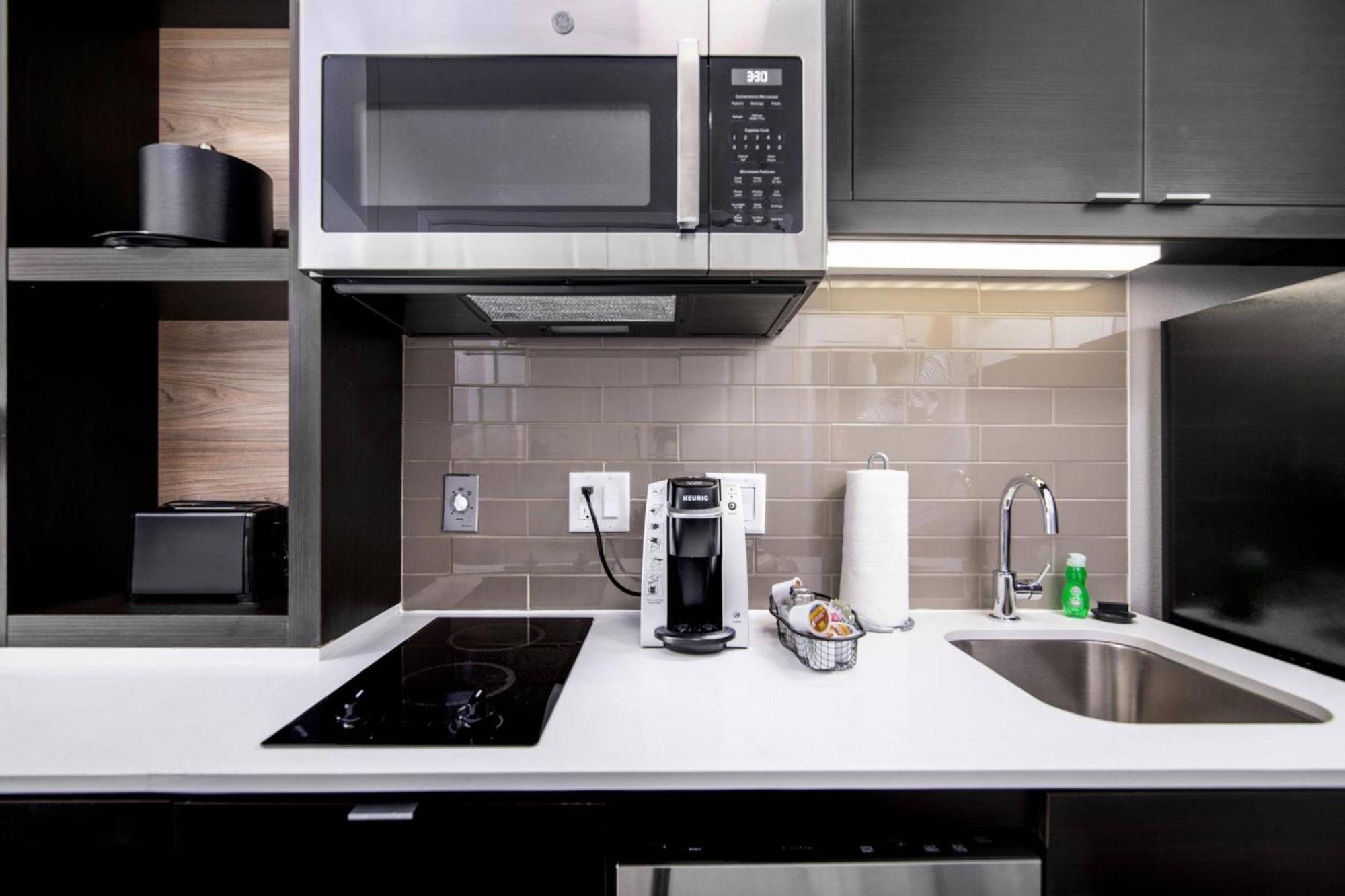 Towneplace Suites By Marriott Houston Hobby Airport Exteriör bild
