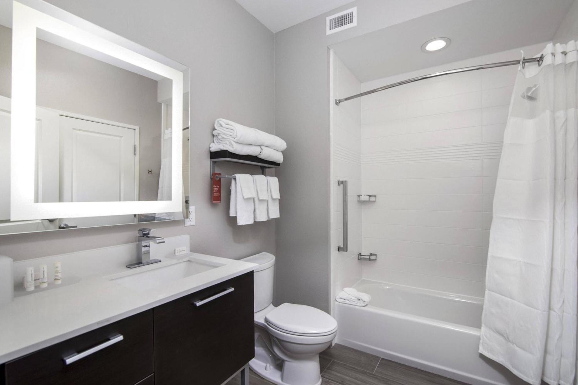 Towneplace Suites By Marriott Houston Hobby Airport Exteriör bild