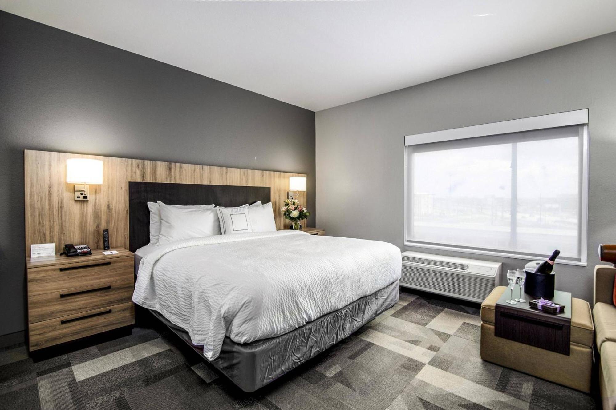 Towneplace Suites By Marriott Houston Hobby Airport Exteriör bild